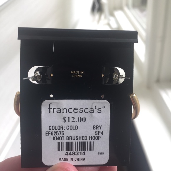 NWT Francesca's Knotted Brushed Gold Hoop Earrings - Picture 3 of 8